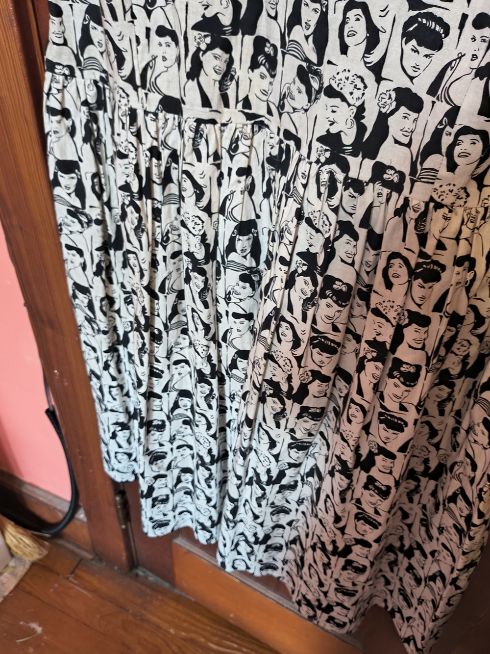 Bernie Dexter Photo Booth Face Novelty Print Dress Black/White Rockabilly - Picture 6 of 11
